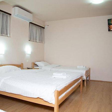 Motel Imperija Ub Екстер'єр фото