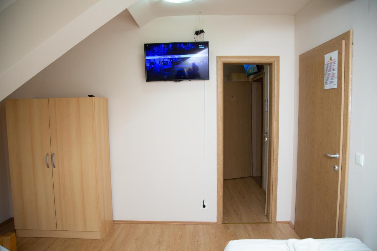 Motel Imperija Ub Екстер'єр фото